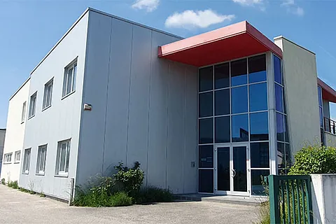 Das Büro vom Fachmann für Sicherheitstechnologie